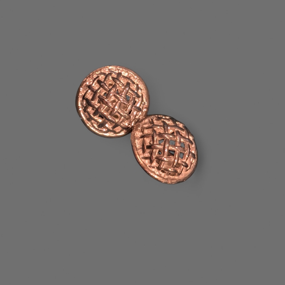 Elegant Gold Woven Earrings - Picture 2 of 3